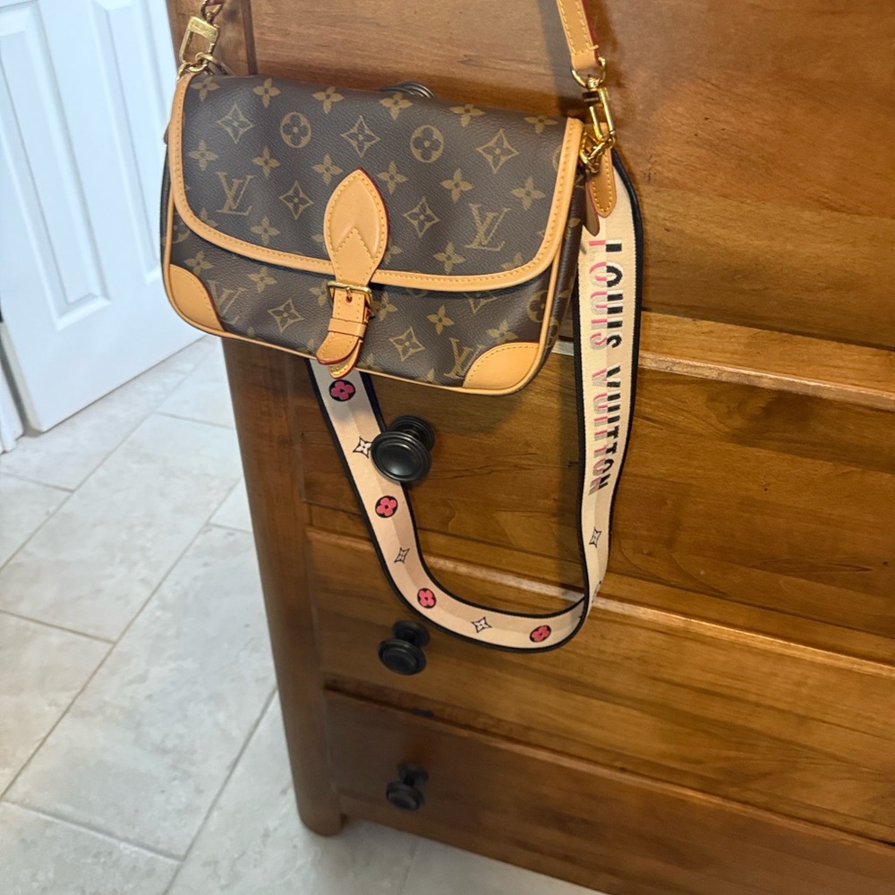 Louis Vuitton Monogram Diane Brown and Tan Crossbody Bag - Picture 1 of 5